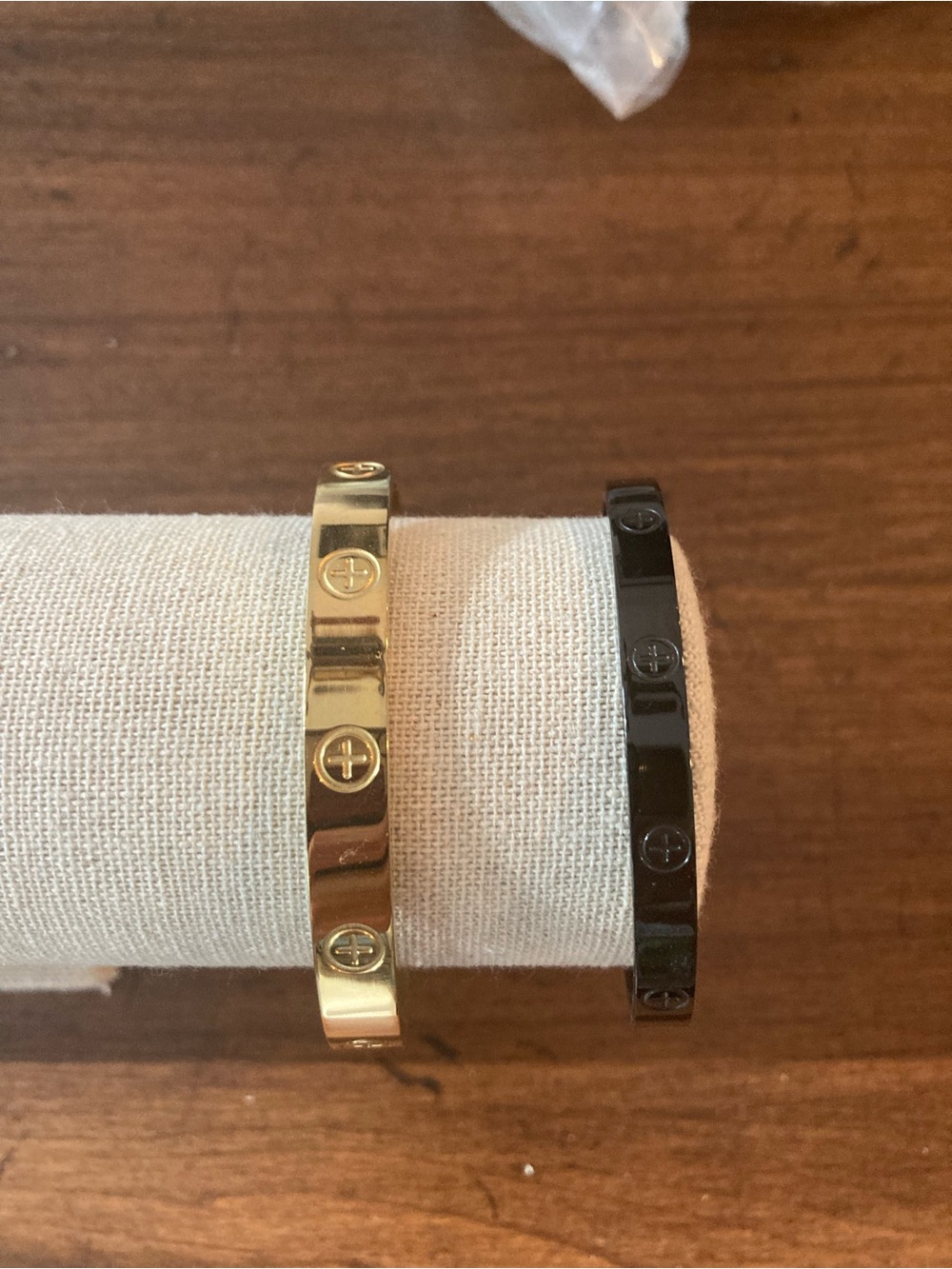 Set of 2 bracelets gold  and Black Screw-Detail